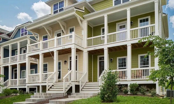 Lakewood Casa | Rocky Top Retreat -sleeps 8-Old Hickory Tennessee