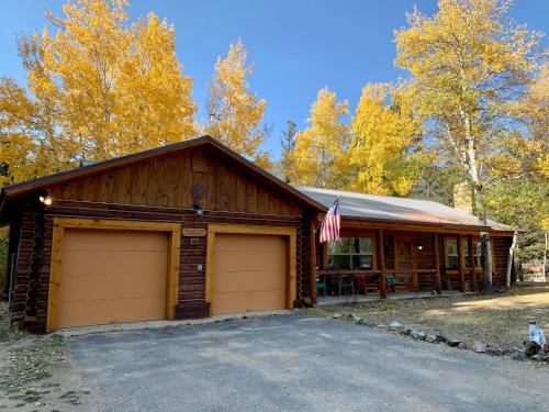 Red River Casa | Rocky Top Vista Log Cabin With High Speed Wifi