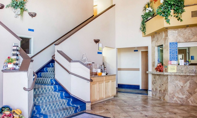 Lake Havasu City Hotel | Rodeway Inn and Suites