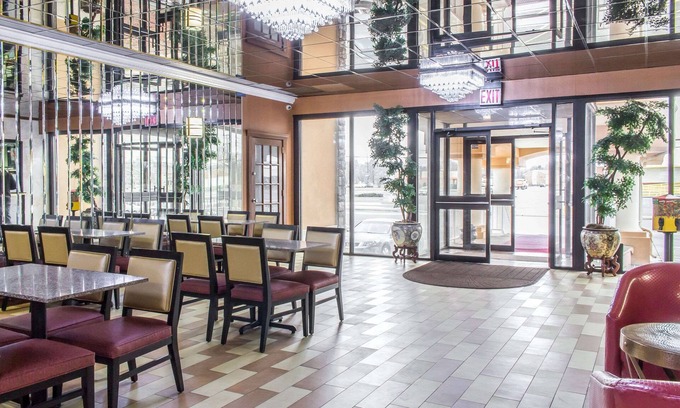 Little Ferry Hotel | Rodeway Inn Capri