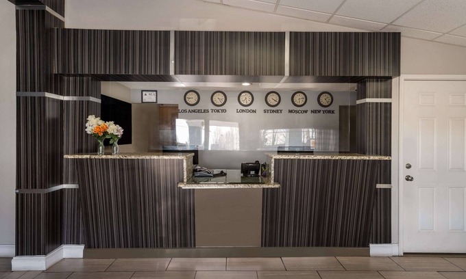Toddville Road Hotel | Rodeway Inn Charlotte Airport Area