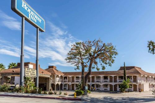 Castaic Hotel | Rodeway Inn Magic Mountain Area