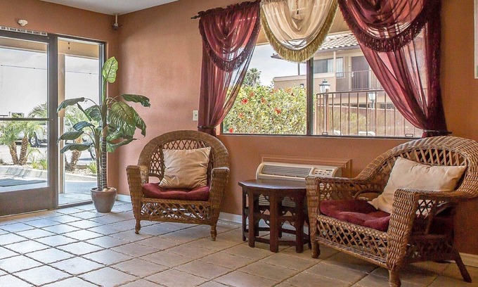 Santee Hotel | Rodeway Inn Santee San Diego East