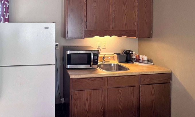 Hershey Hotel | Rodeway Inn & Suites Hershey Chocolate Avenue