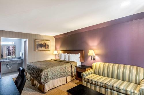 South Arlington Hotel | Rodeway Inn