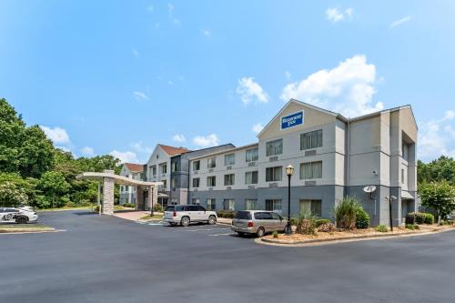 Macon Hotel | Rodeway Inn