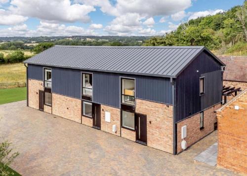 Moreton Valence Casa | Roe Cottage disabled adapted 2 bedroom hot tub