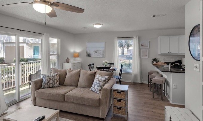 Seagrove Beach Condominio | Rollin Tide Villas
