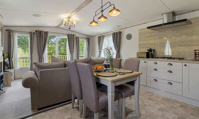 Newton Saint Cyres Chalet De Esquí | Rolling Hills Splash Escape -Swimming Pool-Fishing Nearby