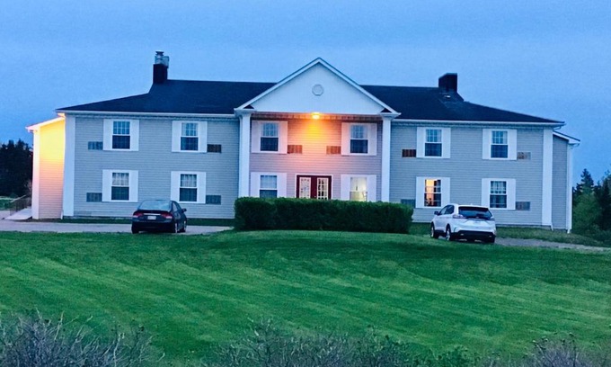 Souris Hotel | Rollo Bay Inn