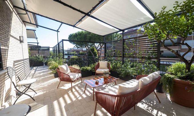 Zona LIII Tomba di Nerone Apartamento | Roman Terrace & Soul in Peaceful Area