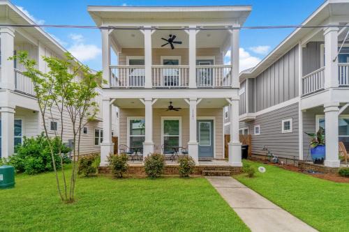 South Pensacola Casa | Romana Hideaway - 3 Bed 2 and Half Bath, Close to Downtown!
