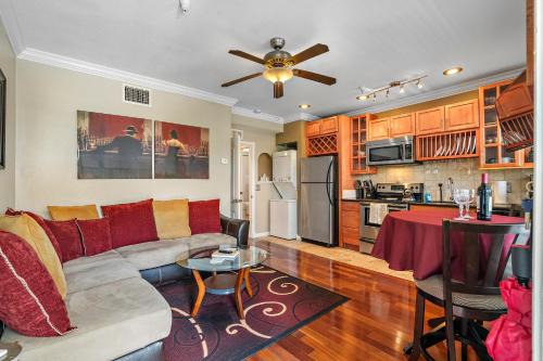 St. Petersburg Apartamento | Romance in the City 1 Bdrm Studio in Downtown St Pete