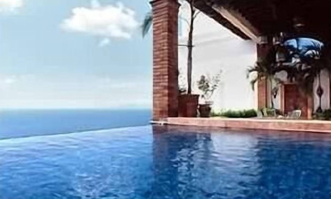 Conchas Chinas Villa | Romántica villa de 3 pisos Magníficas vistas desde 4 Master Suite