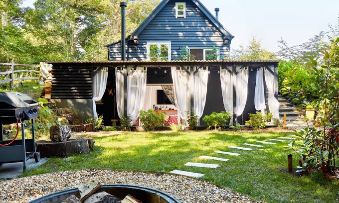 Langton Green Apartamento | Romantic artist studio with hot tub, fire pit, hiking trails in woodland setting