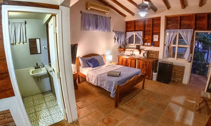 Pochomil Casa | Romantic Beachfront Casita w/ Pool - AC - Sleeps 4