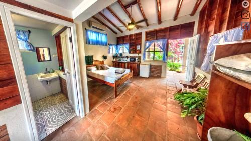 Pochomil Casa | Romantic Beachfront Casita w Pool - AC - Sleeps 4