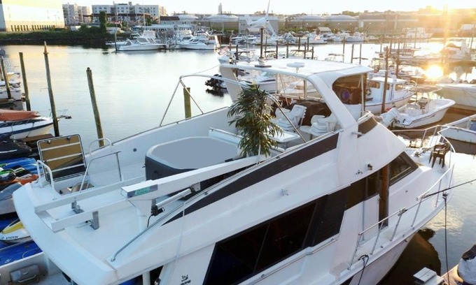 Gerritsen Beach Alquiler De Eote | Romantic Condo @ Ocean 3-deck Yacht