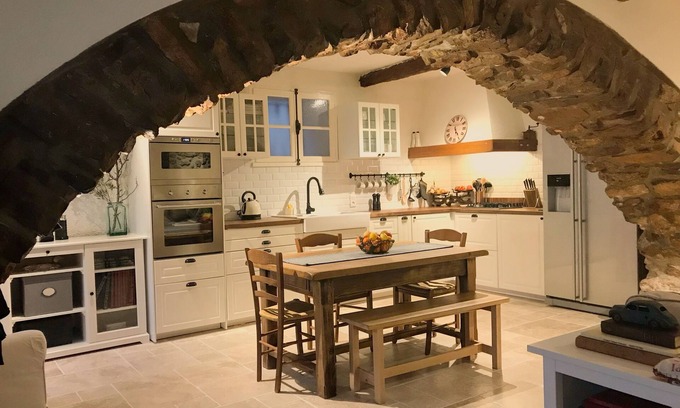 Besse-sur-Issole Casa | Casita de campo romántica Pueblo francés Provenza