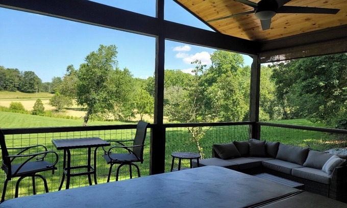 Clarkesville Cabina | Romantic Couples Cottage, Large Covered Deck with Hot Tub, TV, Couches, Firepit