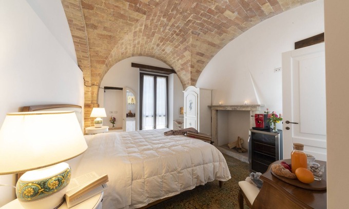 Poggio Morello Cama Y Desayuno | Romantic double with private bathroom