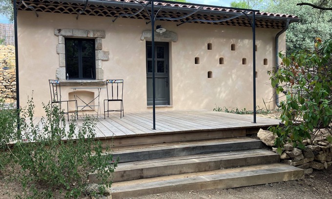Caremeau Cama Y Desayuno | Romantic dovecote in the heart of the Nîmes garrigue.