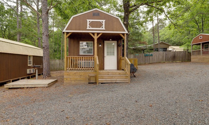 Greers Ferry Apartamento | Romantic Escape in Greers Ferry < 1 Mi to Lake