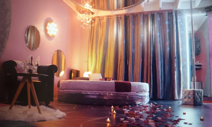Saint-Brevin-les-Pins Casa | Romantic gîte with spa for a romantic night in