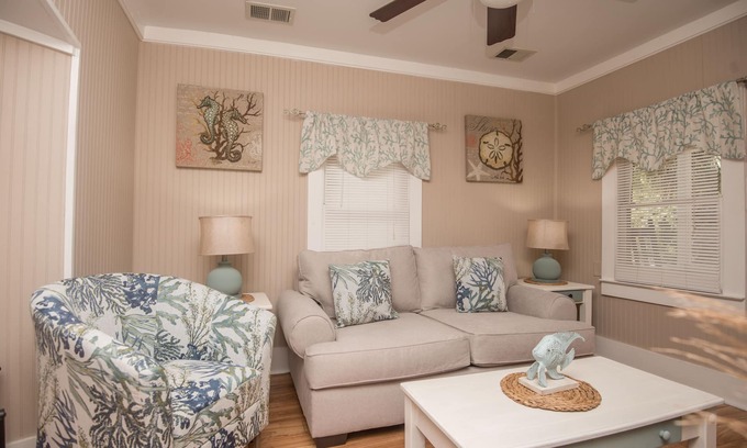 Historic District Cabaña | $ 99 SEPTIEMBRE ESPECIAL - ACOGEDOR Y SUPER LIMPIO - 10 minutos a pie hasta downton