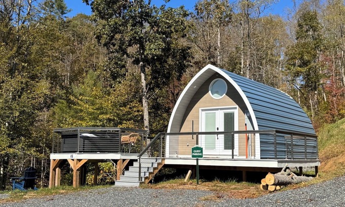 Bakersville Cabina | Romantic Getaway in the Blue Ridge Mountains with fabulous views