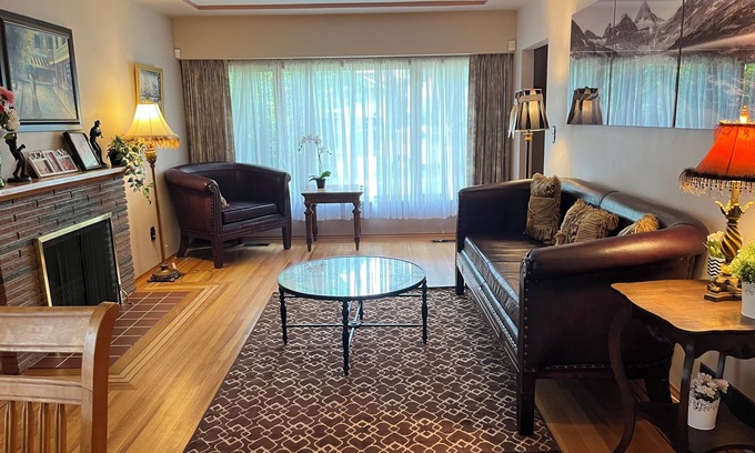 Fraserview Casa | Romantic Getaway Near the Heart of Vancouver