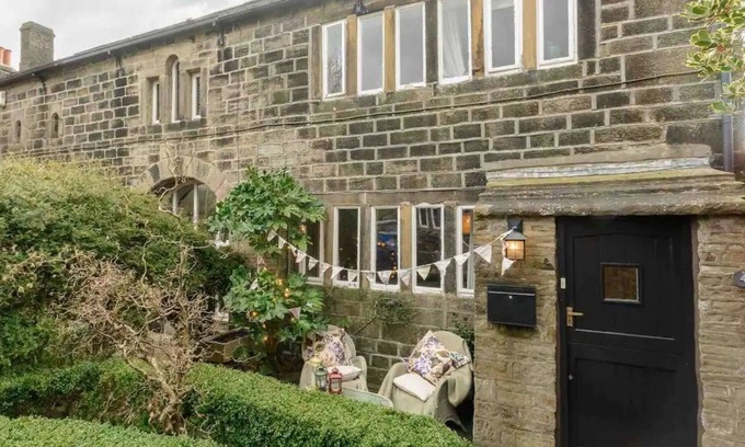 Wadsworth Cabaña | Romantic getaway. Old Town, Hebden Bridge.