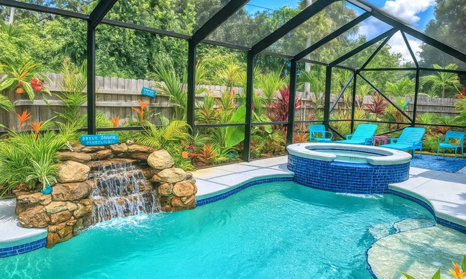 Vero Beach Casa | Romantic getaway! Pool home with hot tub ,Tiki Bar. Close Beaches , live music !