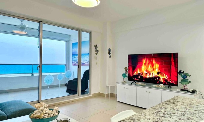Juan Dolio - El Pueblo Apartamento | Romantic Hideaway Beach Front Condo, Spectacular Views, Pool
