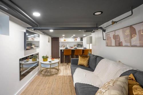 Stamford Apartamento | Romantic Hideout 1Bedroom Lower Level