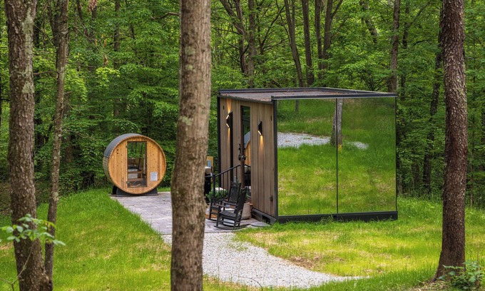 New Plymouth Cabina | Romantic Hocking Hills Getaway Reflecting Nature's Beauty ~ Hot Tub, Sauna, WiFi
