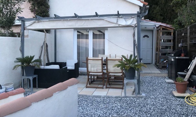 Le Revest-les-Eaux Villa | Romantic house with outdoor SPA seen on the bay of Toulon