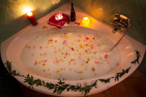 Laroya Casa | romantic house for 2 people with jacuzzi