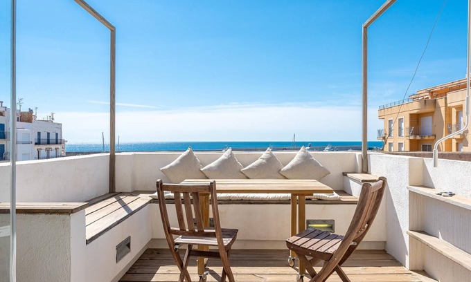 Costa Dorada Apartamento | Romántico loft ideal parejas con vistas al mar