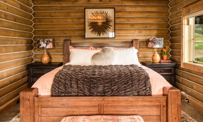 Livingston Cabina | Romantic Log Cabin in Paradise Valley, Montana