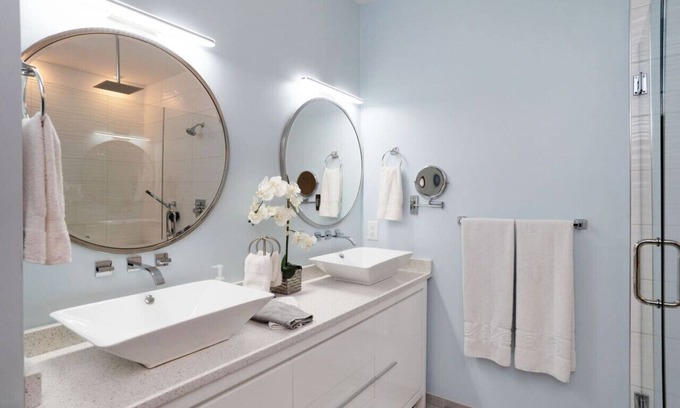 Beaufort Condominio | Romantic Luxury with Infrared Sauna. Pets allowed