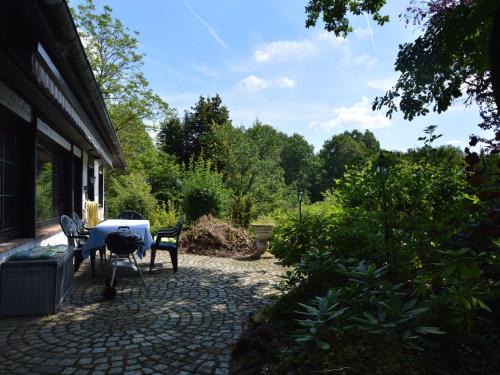 Strotzbusch Casa | Romantic Mansion in Strotzb sch by the Forest