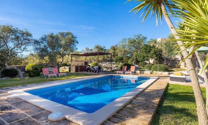Arta Villa | Romántica casa de campo de piedra natural con piscina, jardín, terraza en la azotea y Wi-Fi