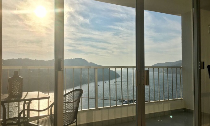 Bahía Puerto Marqués Apartamento | Apartamento Romántico con Vista al Mar