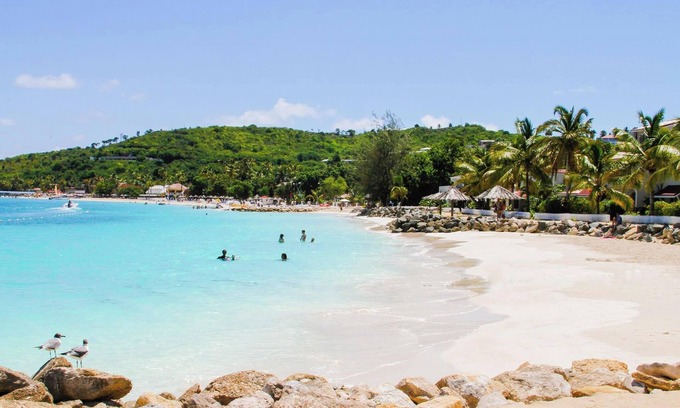 Dickenson Bay Casa | Romantic Retreat 43B