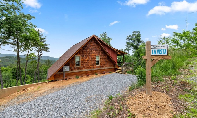 Blue Ridge Cabaña | Romantic retreat with spectacular mountain view.