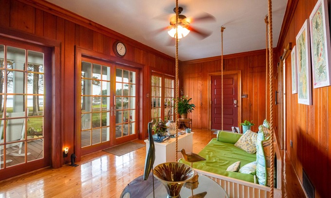 Elizabeth City Apartamento | Romántico Riverside Apartment!