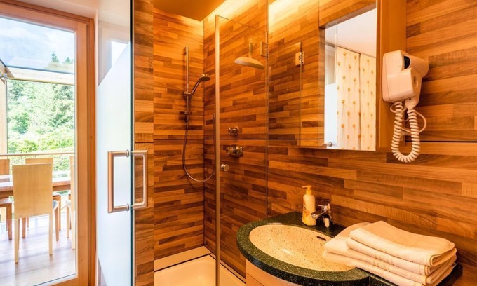 Fuschl am See Cama Y Desayuno | Habitación romántica "Pera" con acceso al jardín de invierno - Haus Bergblick