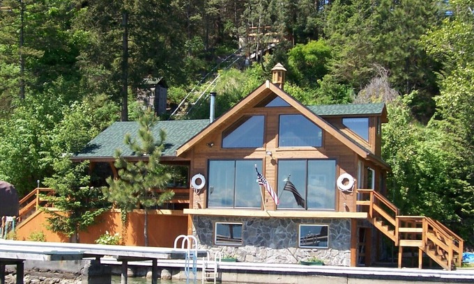 Somers Cabina | Romántico Somers Bay Boathouse con muelle