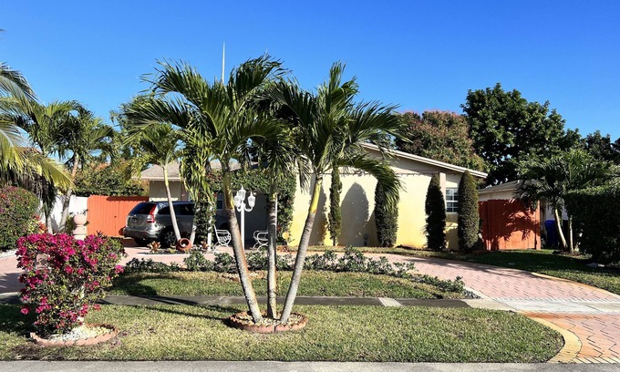 North Lauderdale Apartamento | Romantic studio in North Lauderdale with your own kitchen, bathroom and bedroom.